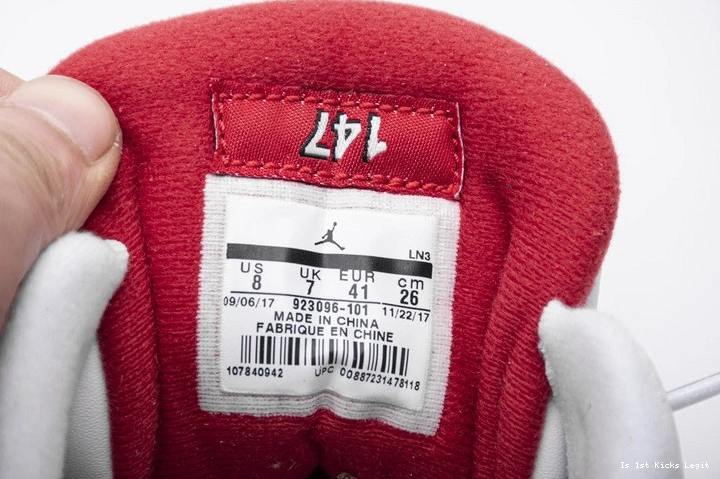 Throw White Line 3 Cement  Free 923096-101 Jordan Retro 0122